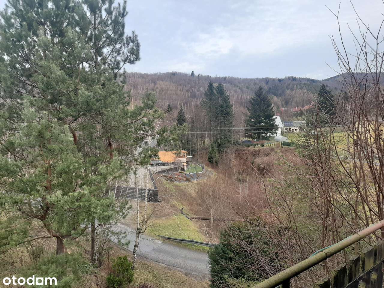 Całoroczny domek rekreacyjny o pow. 100 mkw. w Porąbce-9