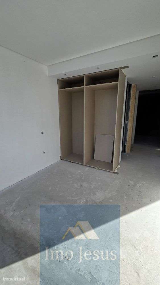 Apartamento T2 com Terraço junto Gaia Shopping-12