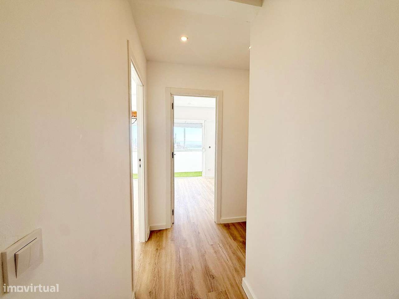 T2 em Santa Iria da Azóia c/ vista rio e arrecadação!-11