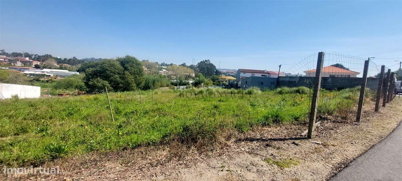 Terreno Urbano com 575 m² em Vilar Paraiso – Potencial de Construção a-5