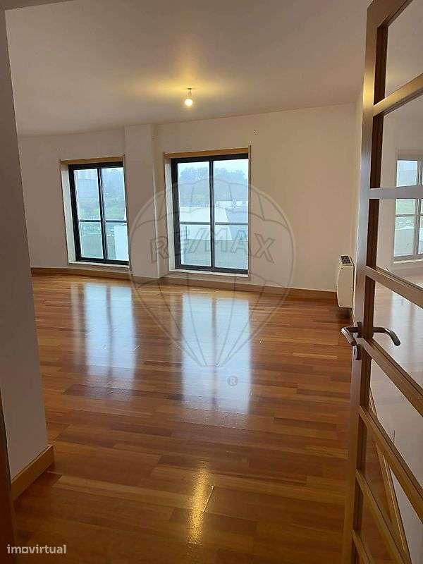 Apartamento T4 para arrendamento - Grande imagem: 2/27