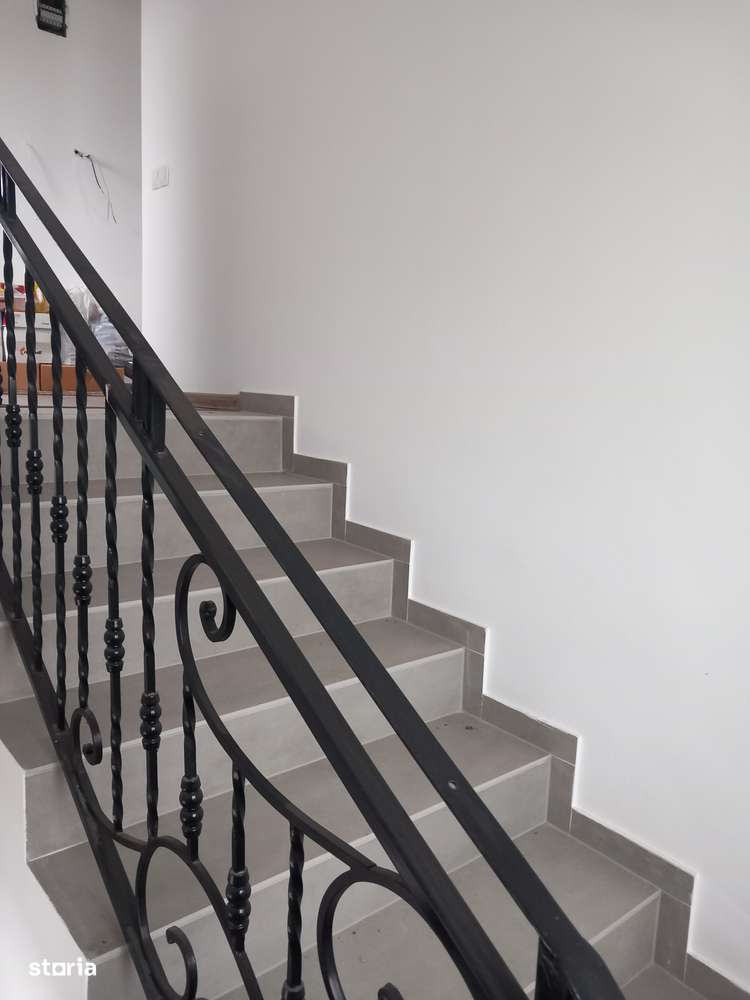 Casa S+P+M,cu garaj,cu pivniță, 6 cam,teren 520 mp,Corunca-10