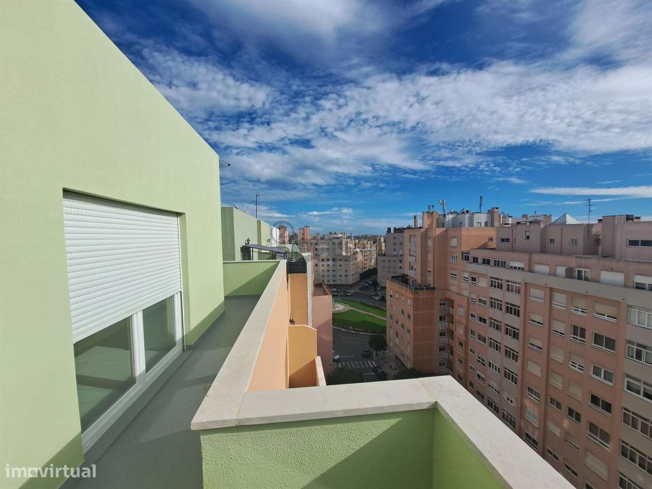 Apartamento T4 Duplex - Avenida de Fitares-33