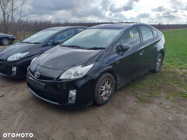 Toyota Prius III wzmacniacz - 7