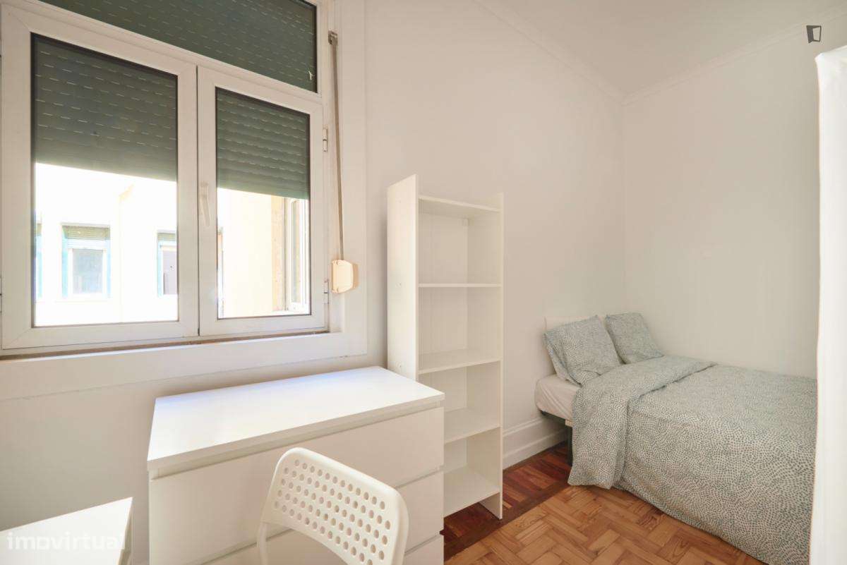 Quarto - localizado em Marquês de Pombal Lisbon - Grande imagem: 3/7