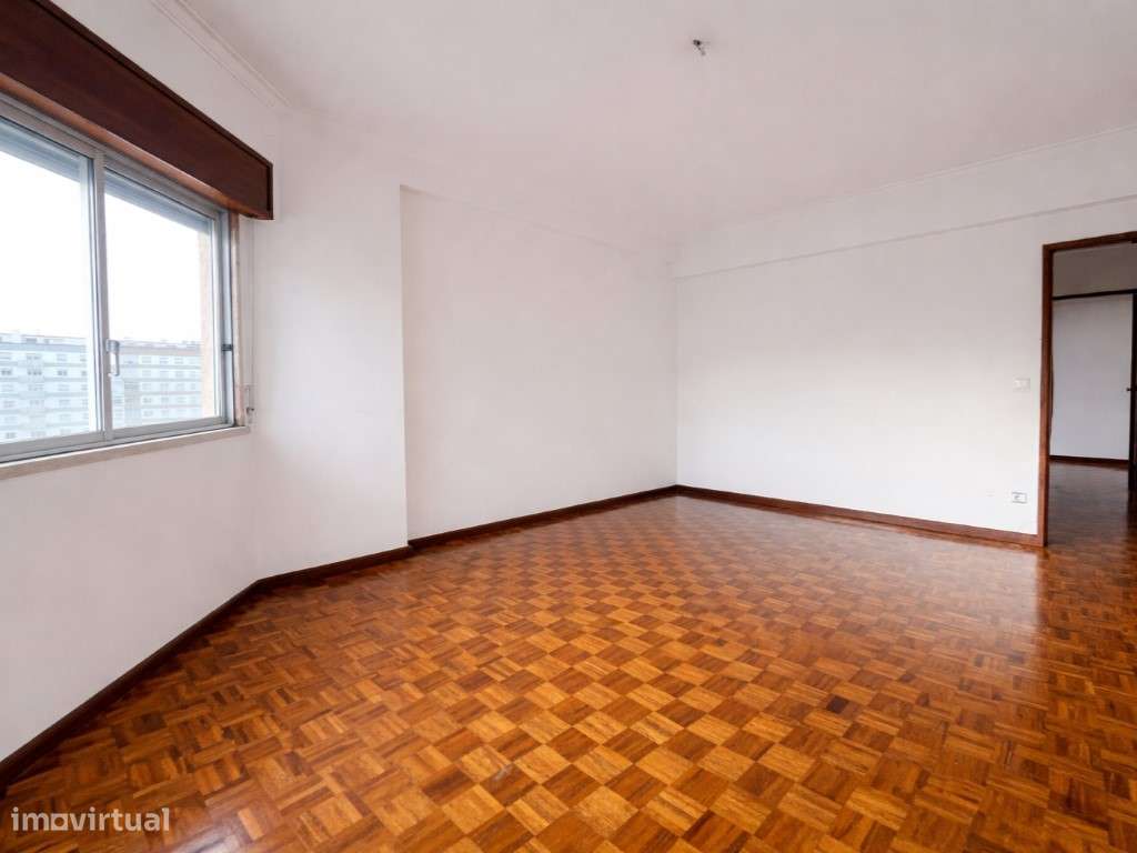 Apartamento T3 com Marquises-3