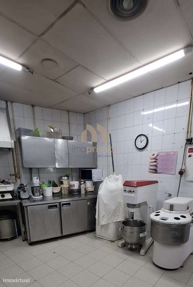 Loja com arrecadação em Vizela-13