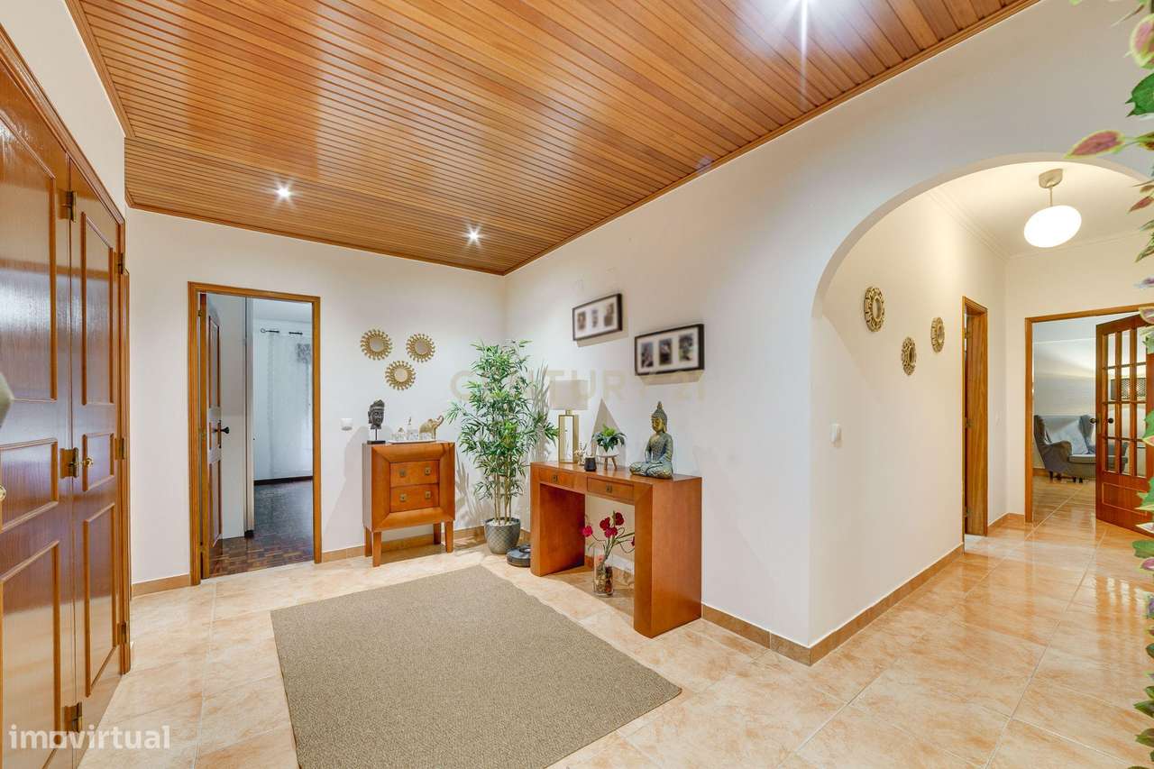 T2 na Rua Francisco Salgado Zenha, Tapada das Mercês - Mem Martins - Grande imagem: 2/34