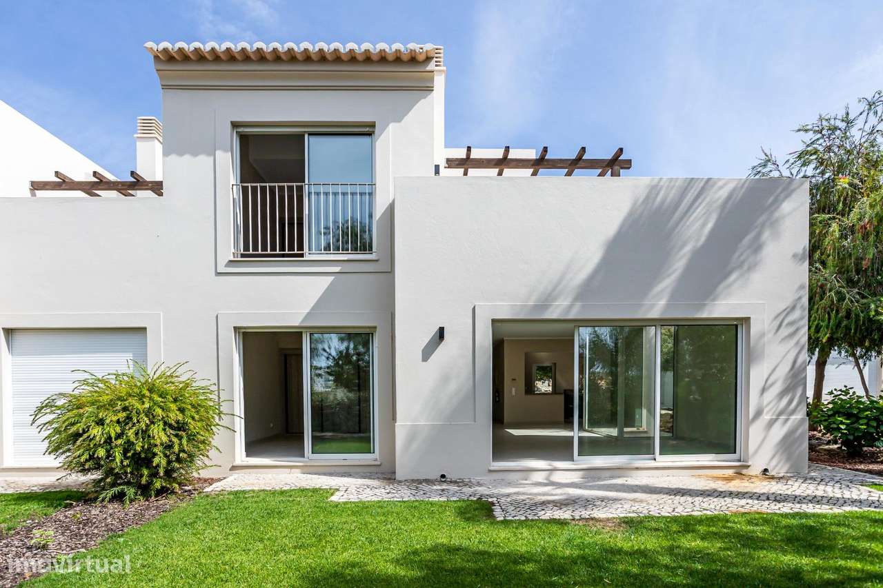 Moradia de Luxo em Condomínio Exclusivo com Piscinas no Carvoeiro - Grande imagem: 4/60