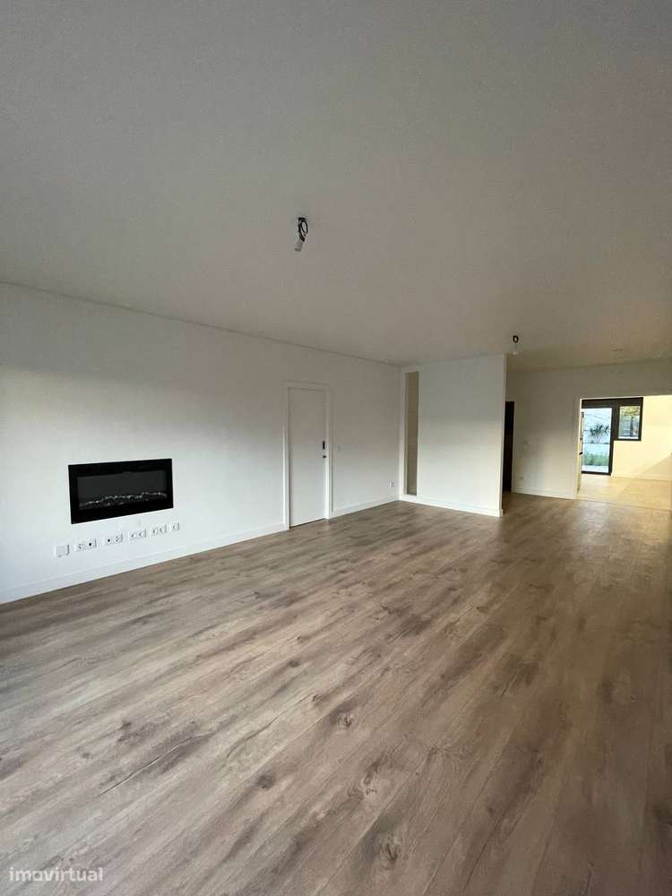 Viva perto do mar em Paço de Arcos: T3 novo com pátio e garagem-5