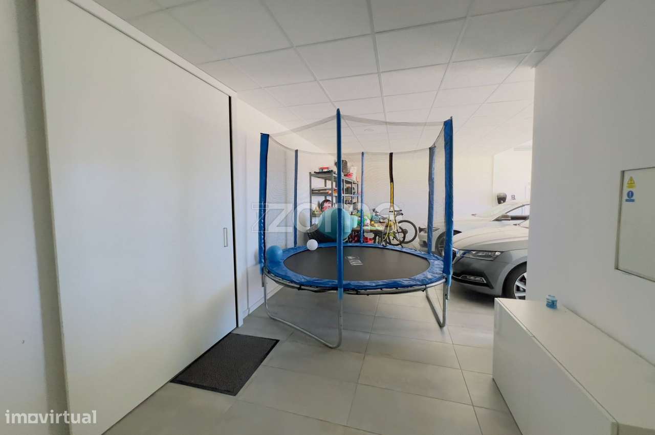 Moradia T3 Nova com Vistas Panorâmicas sobre a Cidade-19