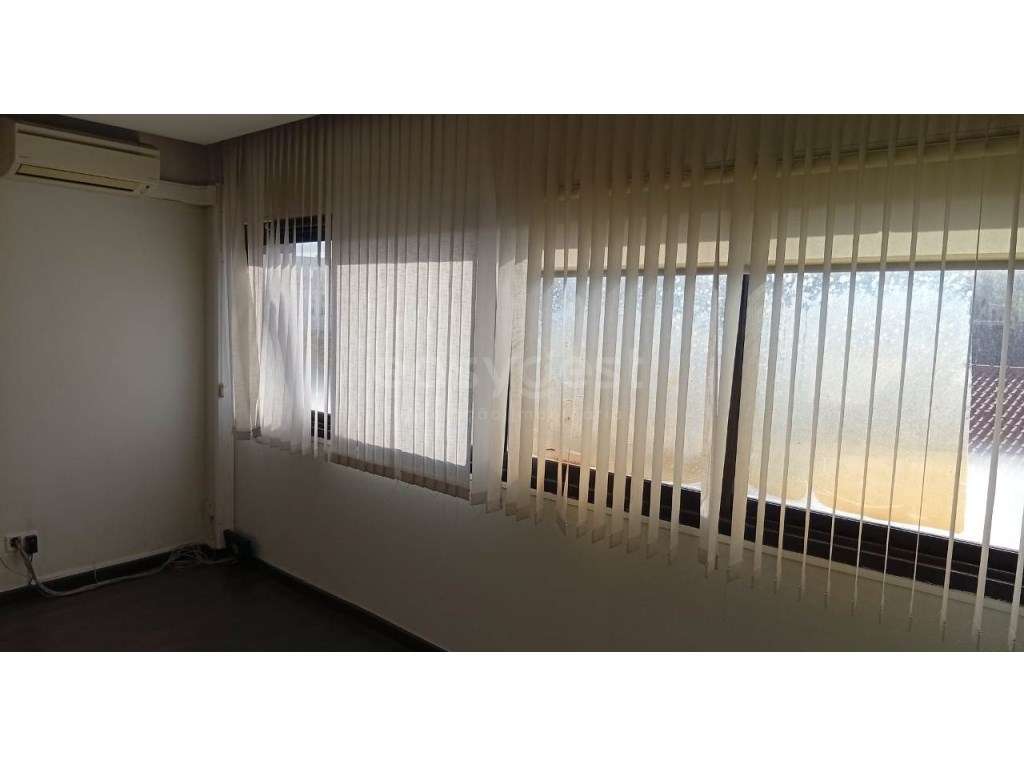 Escritório no10º andar do C. C. Dom Dinis em Leiria - Grande imagem: 3/14