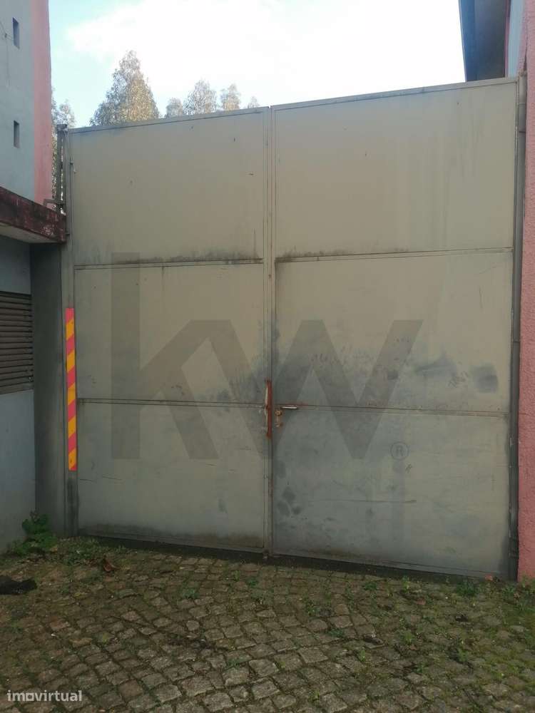 Armazém para atividades industriais com 1.464m2 de área útil e 400m2 d - Grande imagem: 4/50