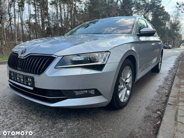 Skoda Superb 2.0 TDI DSG Style - 4