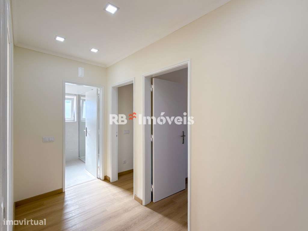 Apartamento T3 Remodelado c/ Arrecadação, junto ao rio Nabão, em Tomar - Grande imagem: 4/34