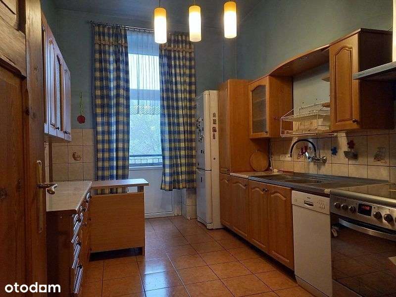 duże, mieszczańskie mieszkanie w dobrej-6