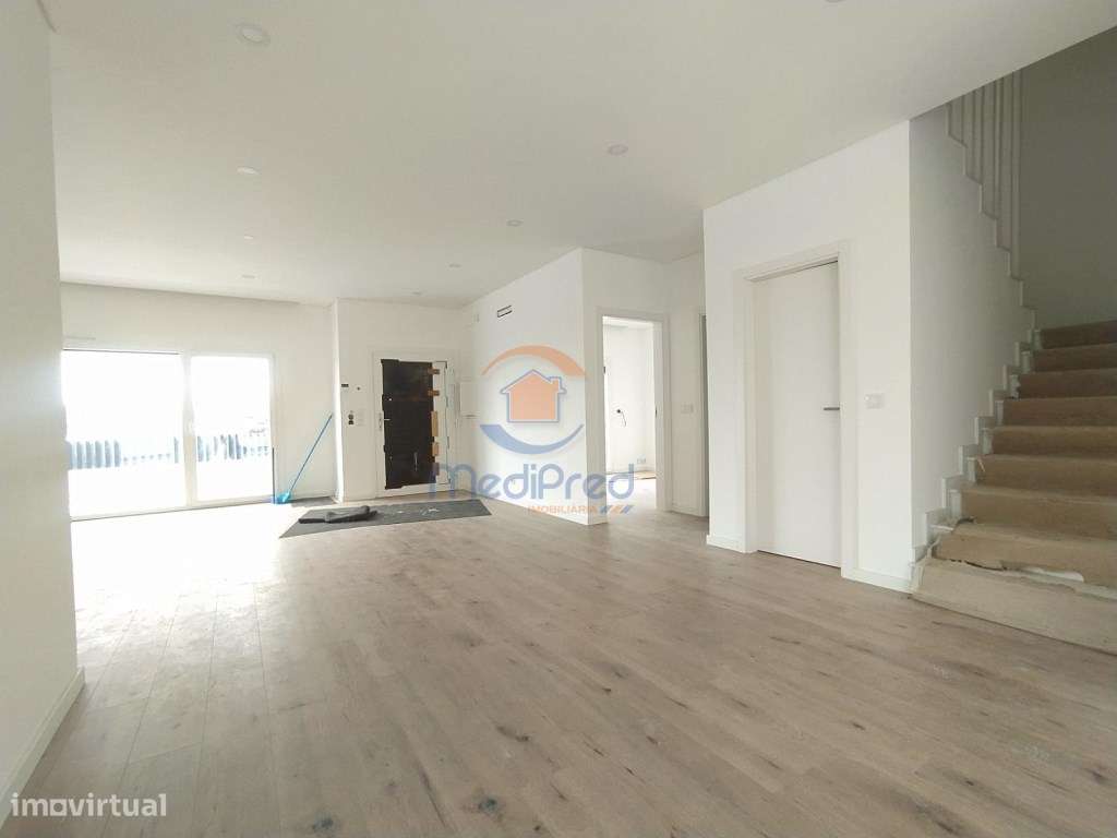 Apartamento T3 | Paradela, Santo António dos Cavaleiros - Grande imagem: 4/16