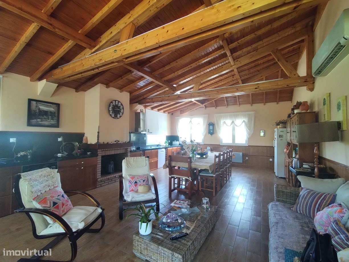 Moradia T4 / Armazém /Churrasqueira / Jardim / Quintal / Espite / Ouré - Grande imagem: 4/47