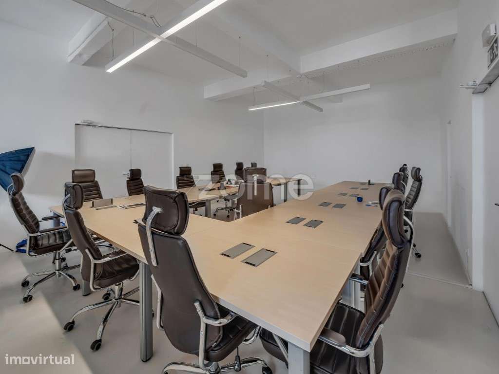 Escritório / Coworking em Marvila, Lisboa - 847 m², até 183 pessoas...-21
