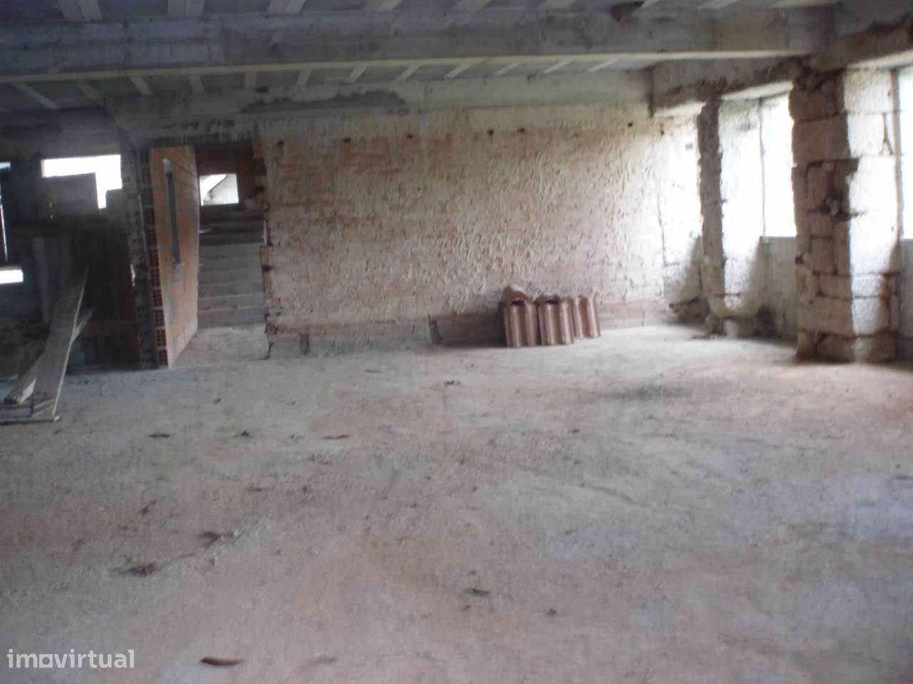 Moradia para recuperar em Sul, São Pedro do Sul - Grande imagem: 4/10