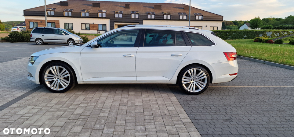 Skoda Superb Combi 2.0 TDI DSG Premium Edition - 2