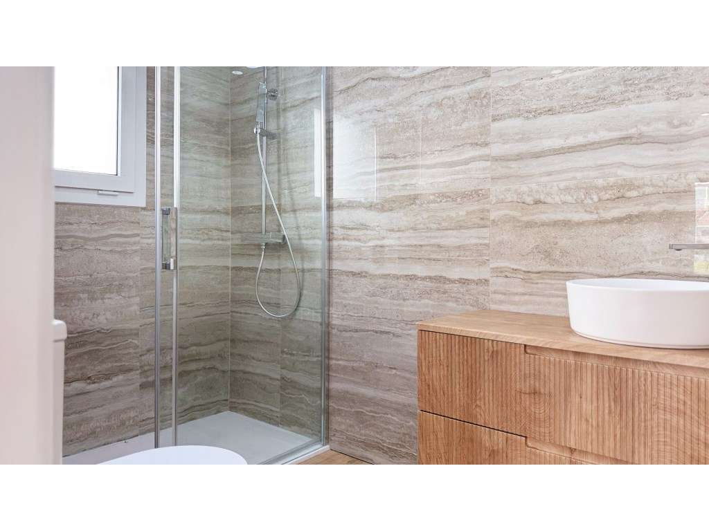 Moradia T4 com piscina - Quintinhas-31