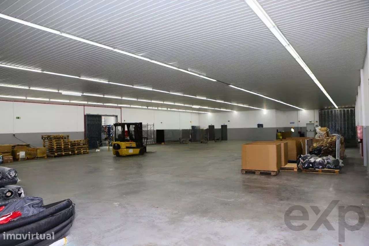 Armazém de 1609m² em Freamunde-11