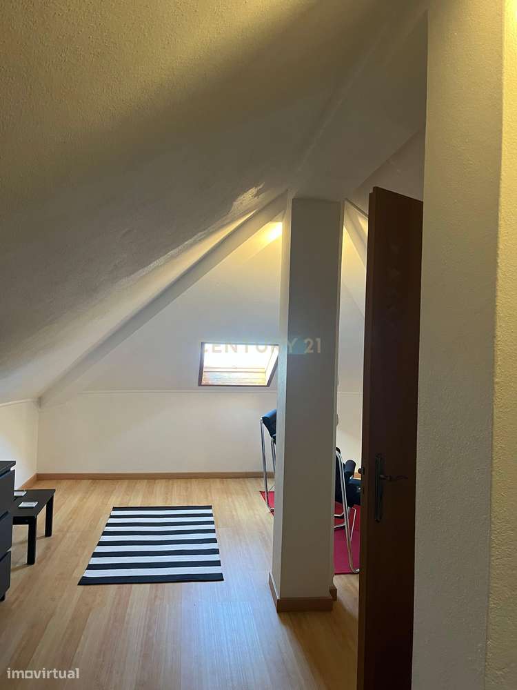 Moradia T4 em condomínio fechado com piscina, vista mar e walking dist-56