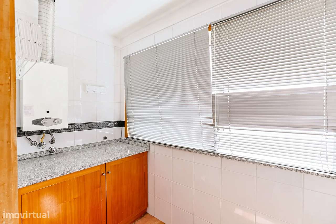 T3 no Centro de Barcelos, com Suíte e 3 frentes-9