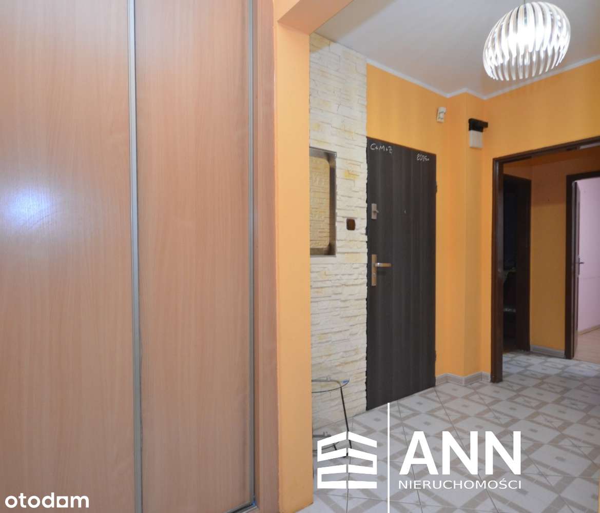 Przestronne mieszkanie z balkonem w Zabrzu-13