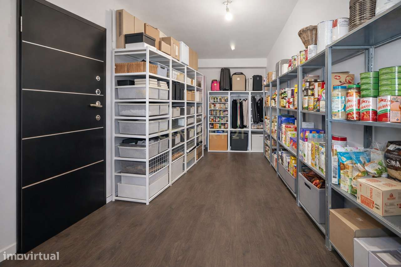 Apartamento T3 | 86 m2 + 14 m2 | Lugar de Garagem | Vista Rio Tejo | A-17