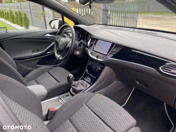 Opel Astra 1.4 Turbo Sports Tourer Innovation - 18