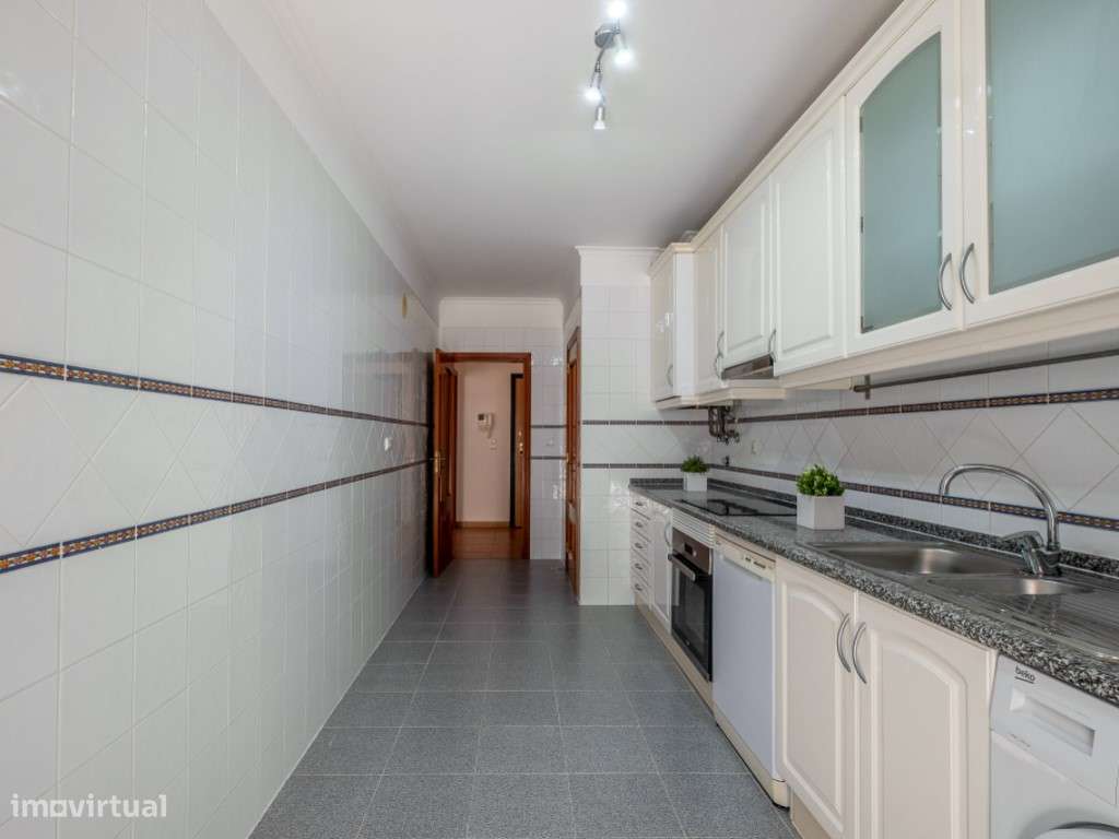 Apartamento T2 com terraço de uso exclusivo-7