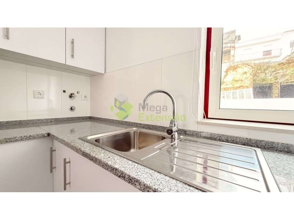 Apartamento T2, Novo, a estrear | Moderno | Centro de Torres Vedras-11