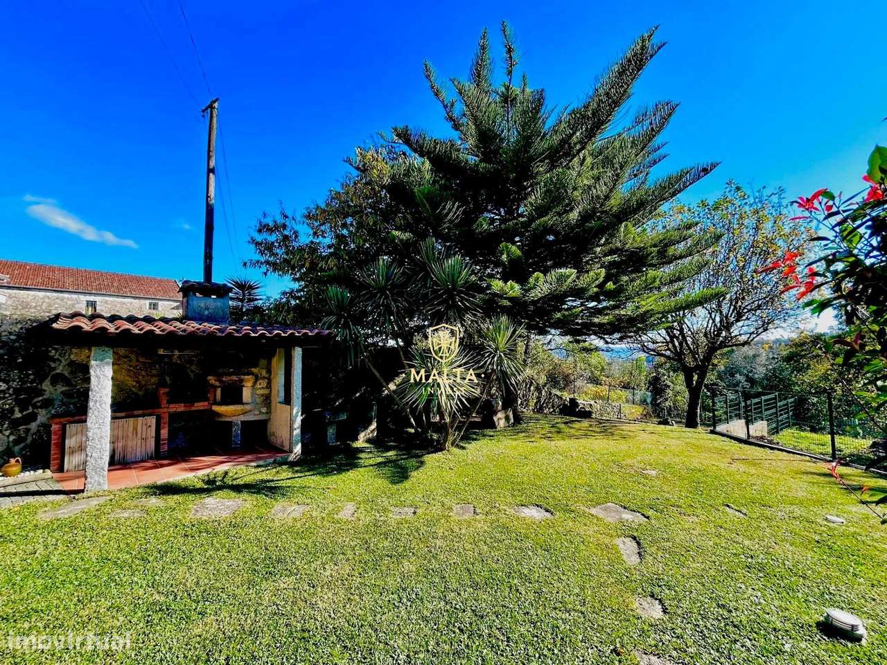 MORADIA EM PEDRA T2 – Charme Antigo com Conforto Moderno-24