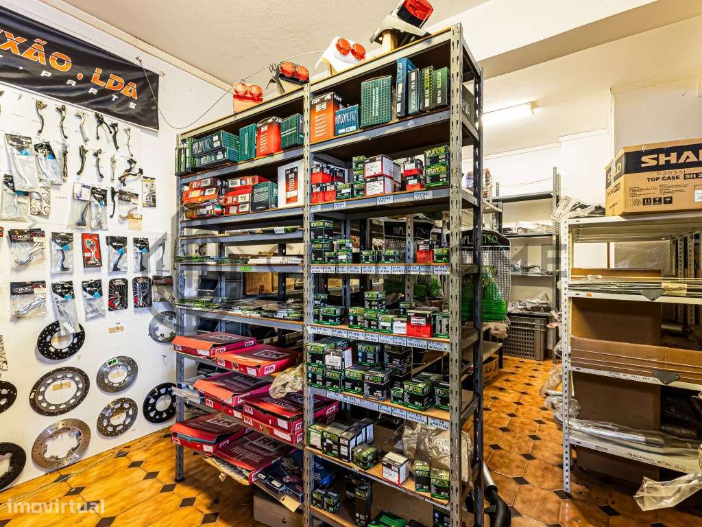 Espaço Comercial no centro de Lagoa-10