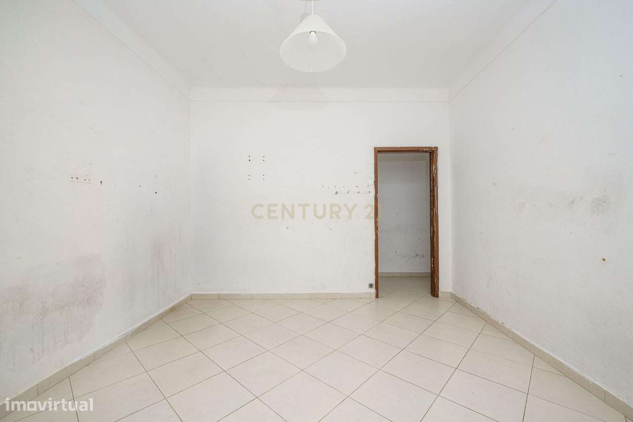 APARTAMENTO T6 NO CORAÇÃO DA CIDADE, EM SETÚBAL-29