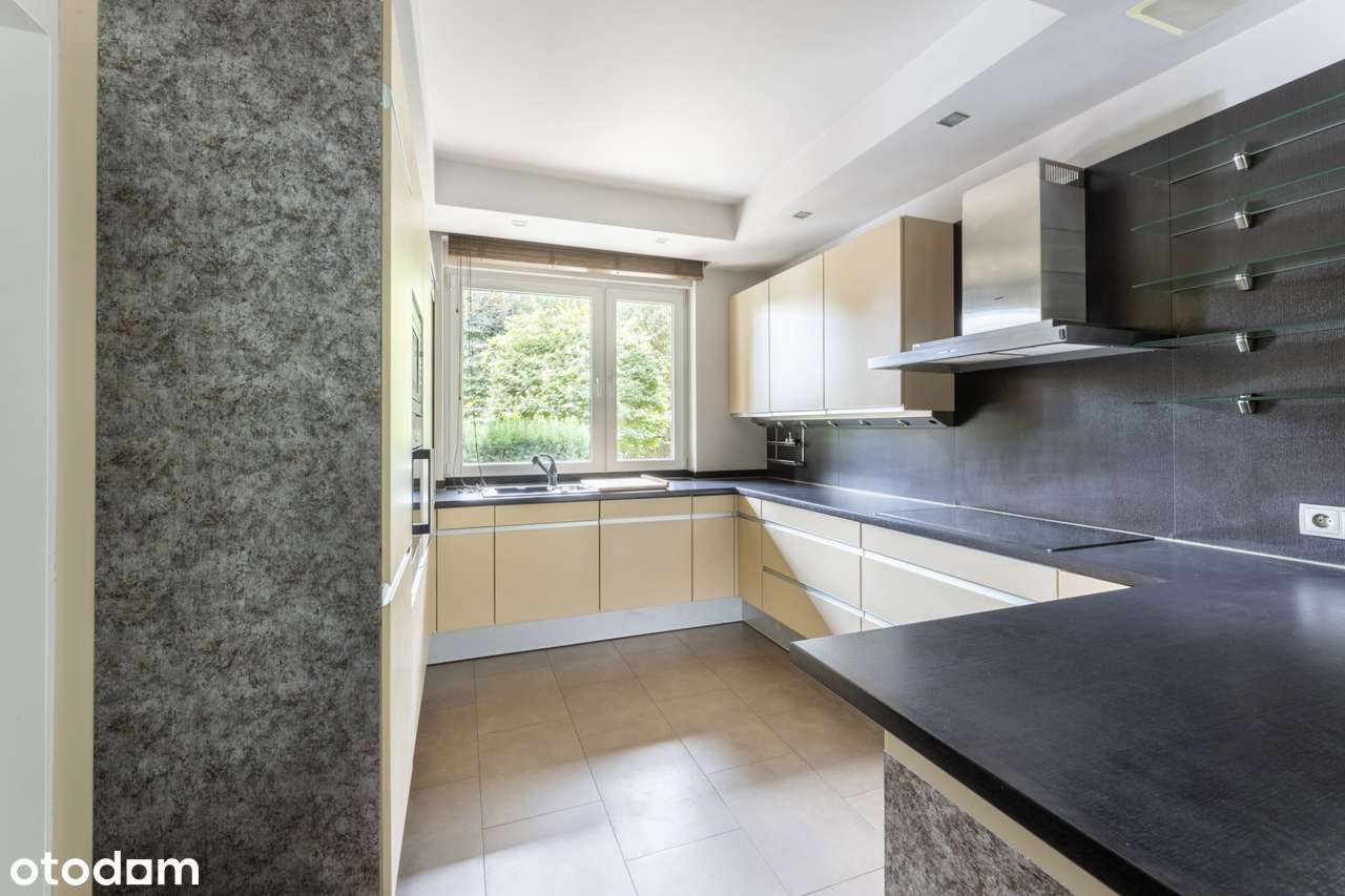 Dom na zamkniętym i strzeżonym osiedlu Zielonym w Chybach-5