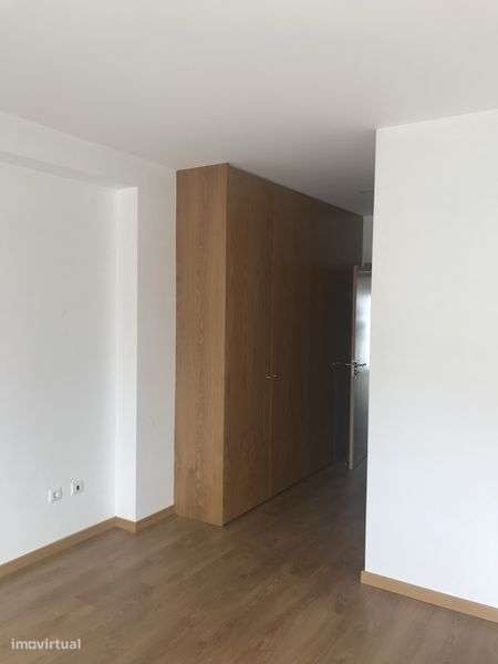 Apartamento T3 em Arganil RC c/ Garagem Box e Aquecimento Central - Grande imagem: 5/12