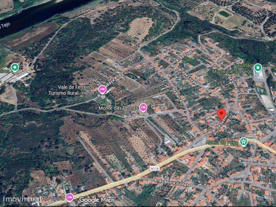 Moradia T4 com terreno em plena vila do Pego – Oportunidade de investi-9