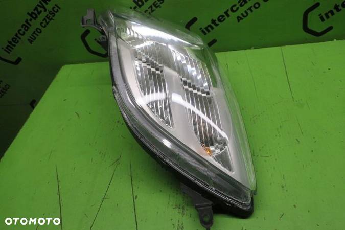 TOYOTA YARIS II LIFT REFLEKTOR PRAWY 2009 2010 2011 - 4