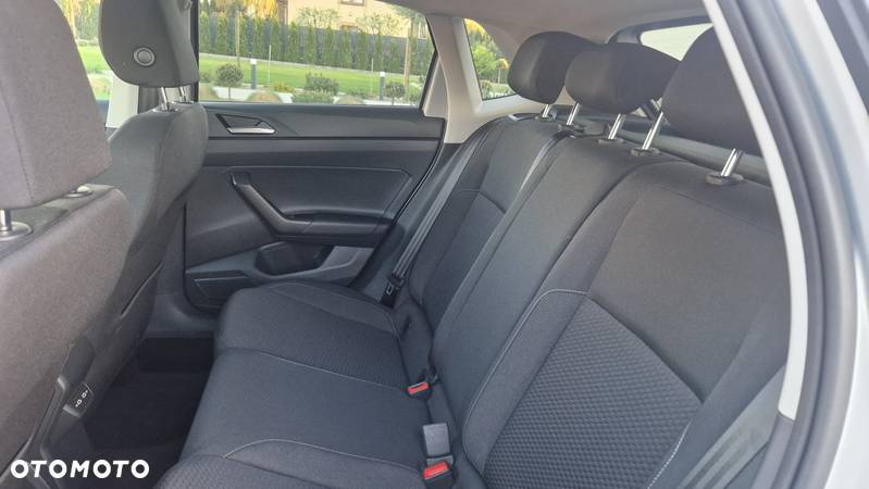 Volkswagen Polo 1.6 TDI SCR Comfortline - 23