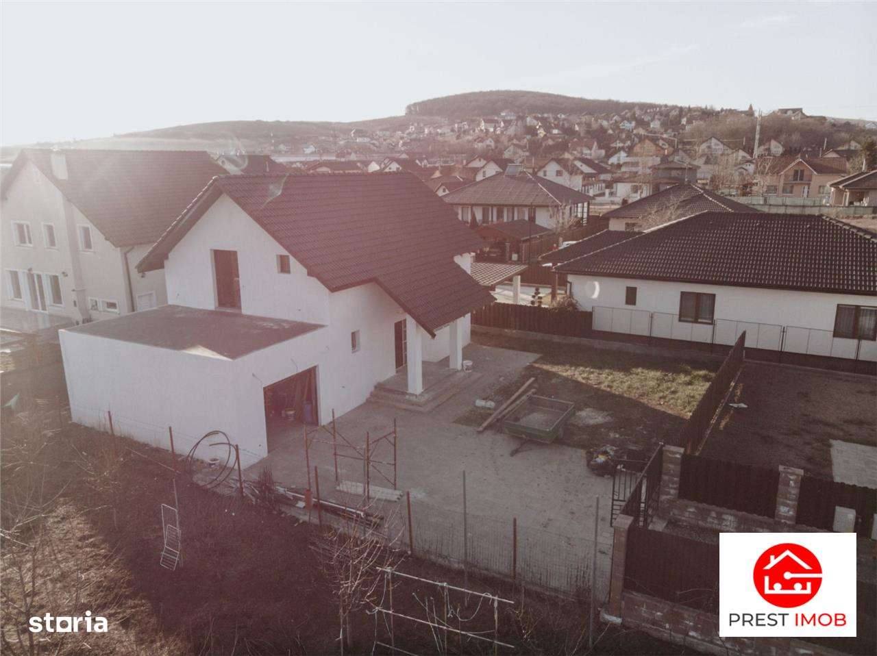 Casa standarde ridicate, la cheie  , 4 + camere, cu garaj atasat de ca - Imagine principală: 4/20