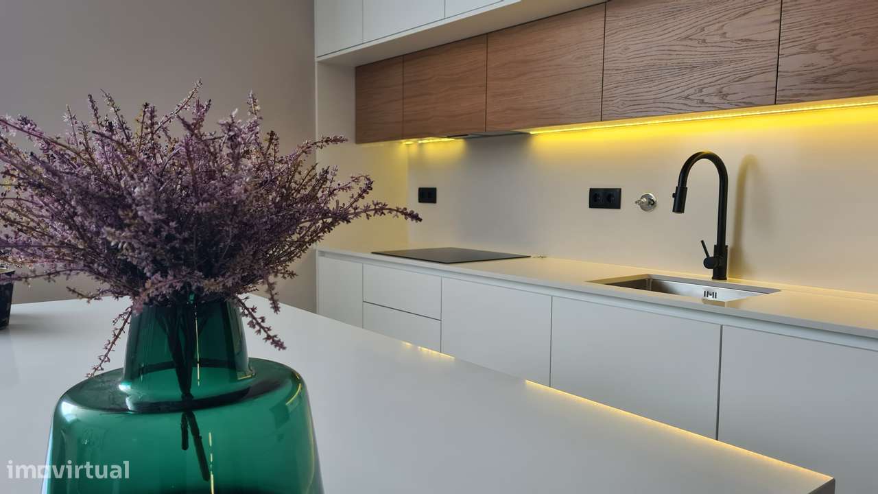 Amplo T1 com Varanda, no Centro de Vila Verde - Grande imagem: 1/14