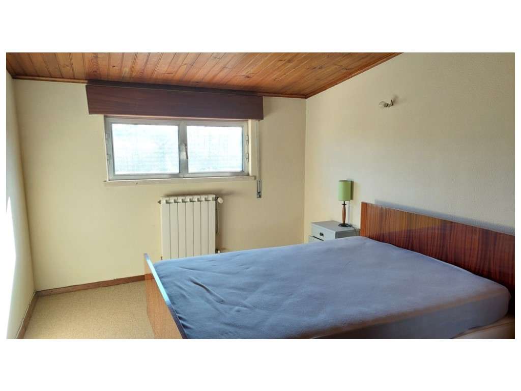 Moradia T3+3 individual no Lameiro - Carvide-35