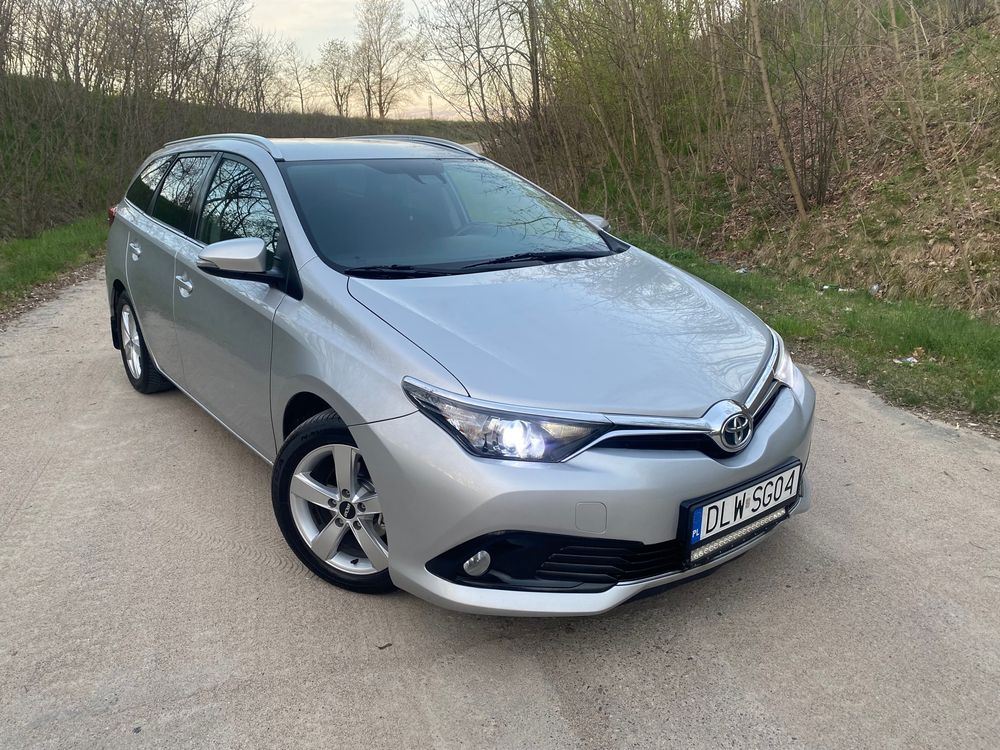 Toyota Auris II 2016