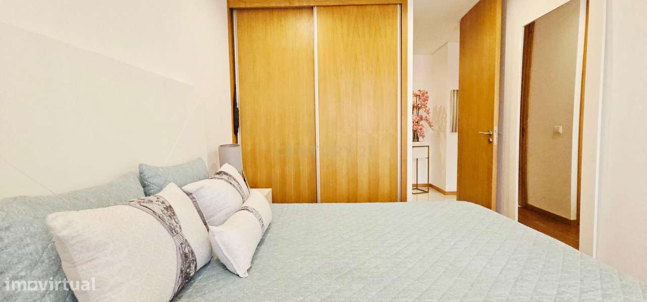 Apartamento T3 de Luxo em Condomínio Fechado com Piscina-24