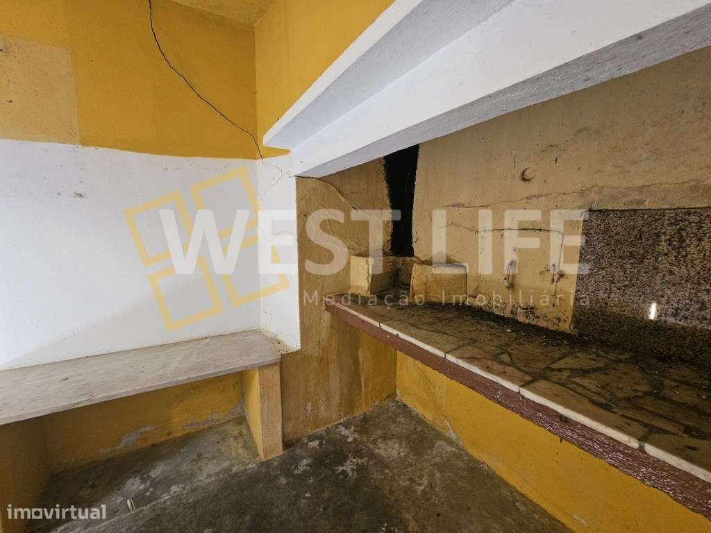 Moradia T2+1 anexo, adega e logradouro em Mafra - Grande imagem: 5/27