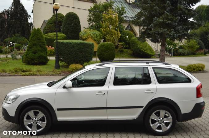 Skoda Octavia Combi 2.0 TDI DPF 4x4 Scout - 7