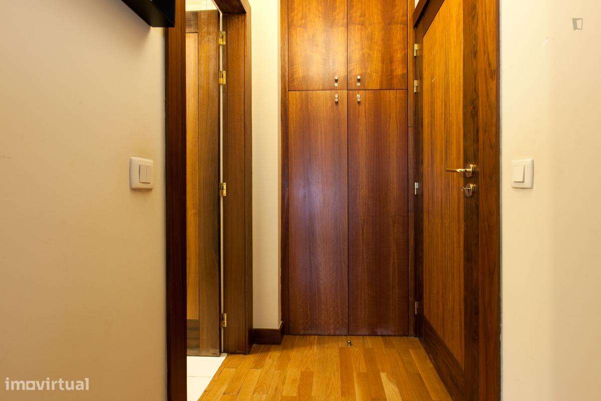 Apartamento com 1 quartos - localizado em Ramalde Porto - Grande imagem: 2/9